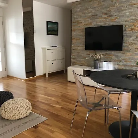 Apartament Arena Lux *