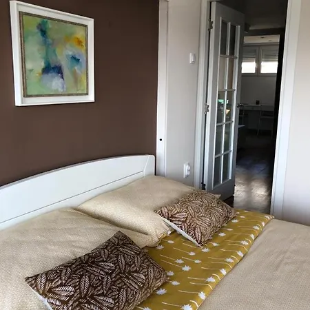 Arena Lux Apartament *